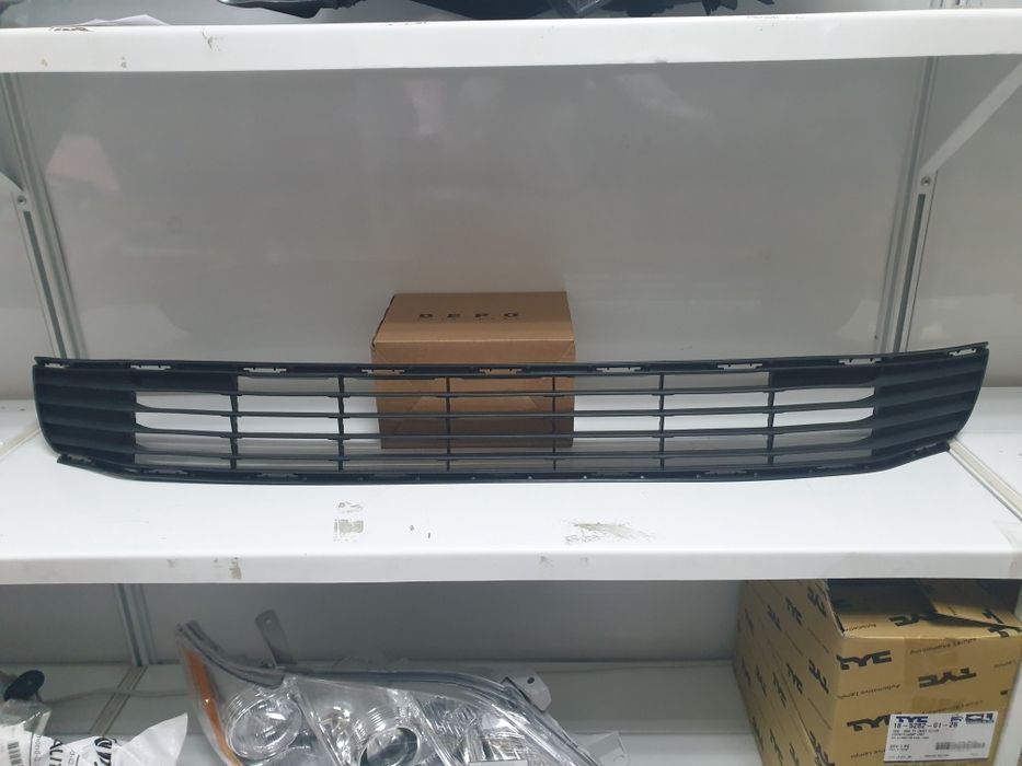 Решетка в бампер Toyota Camry 50 (Европа)