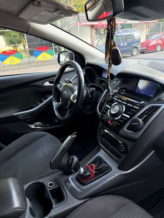 FORD Focus 2012 — imagine 5
