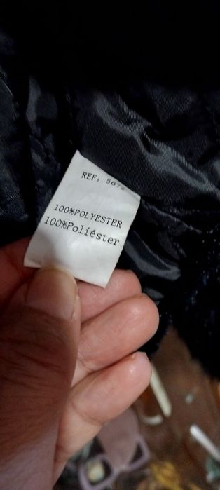 Продавам стилно черно късо болеро