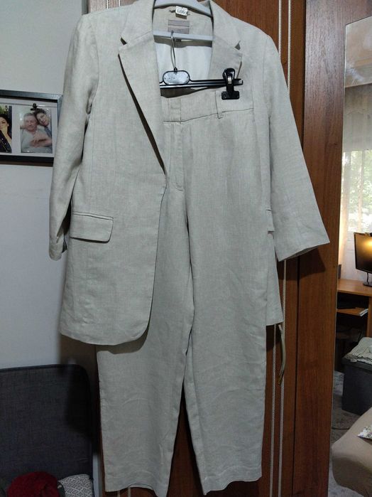 Costum damă din in