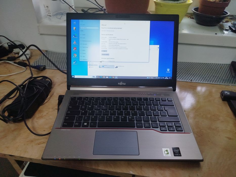 Laptop Fujitsu E744, Intel i5-4300, 8Gb RAM, SSD 256GB, 14"HD 1600x900