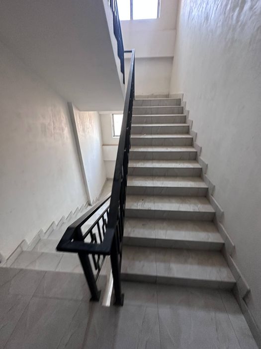 СРОЧНО! 
ПРОДАЁТСЯ 2/5/9 квартира в Новостройке 
Юнусабад 15 квартал