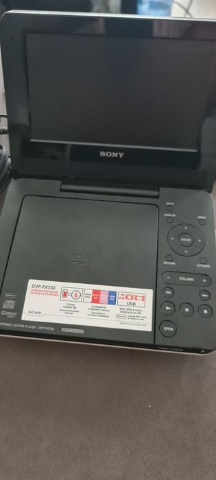 DVD Player Portabil Sony DVP-FX730 – Pachet Complet (Telecomanda + incarcator Auto + Priza)