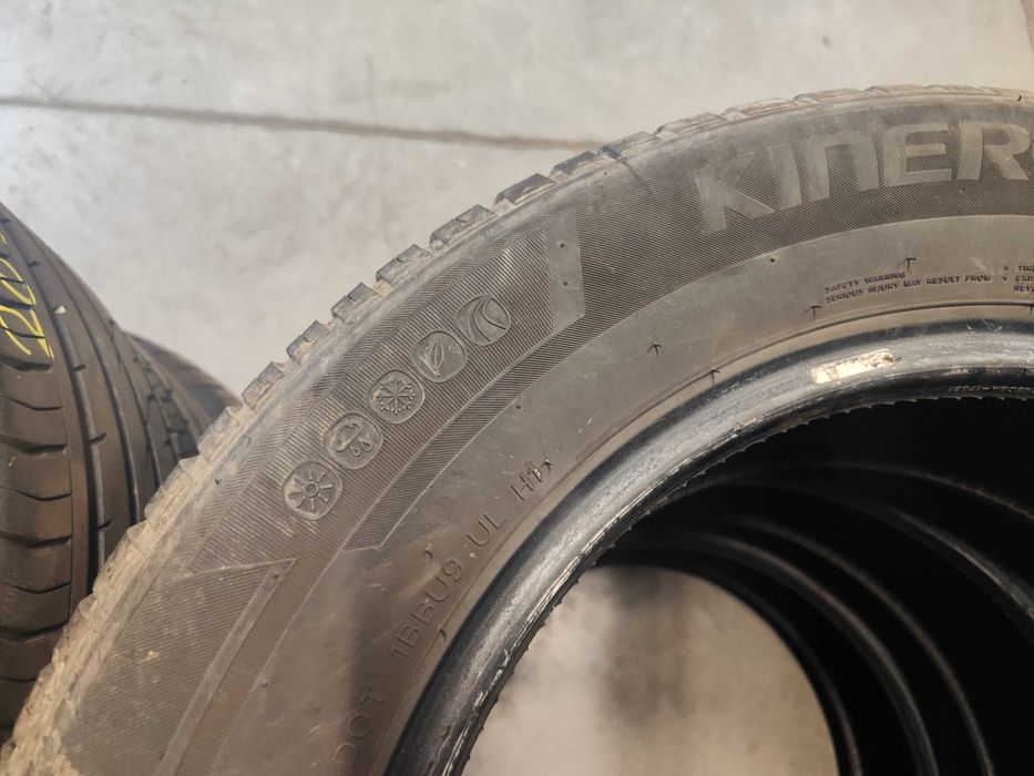 2бр.зимни гуми 215/60/16 Hankook