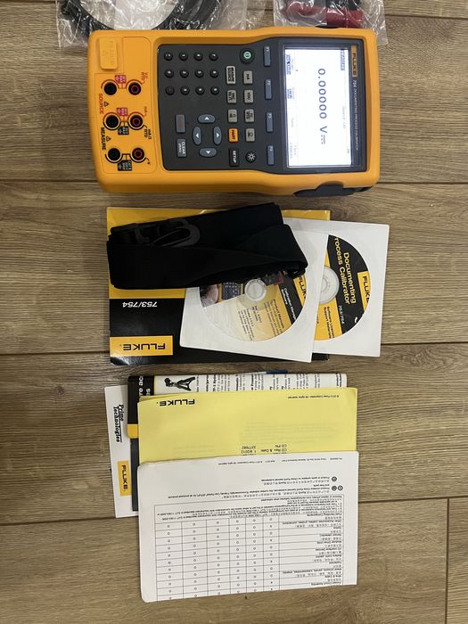 Калибратор Fluke 754