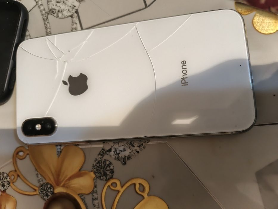 Продам IPhone x 64 гб
