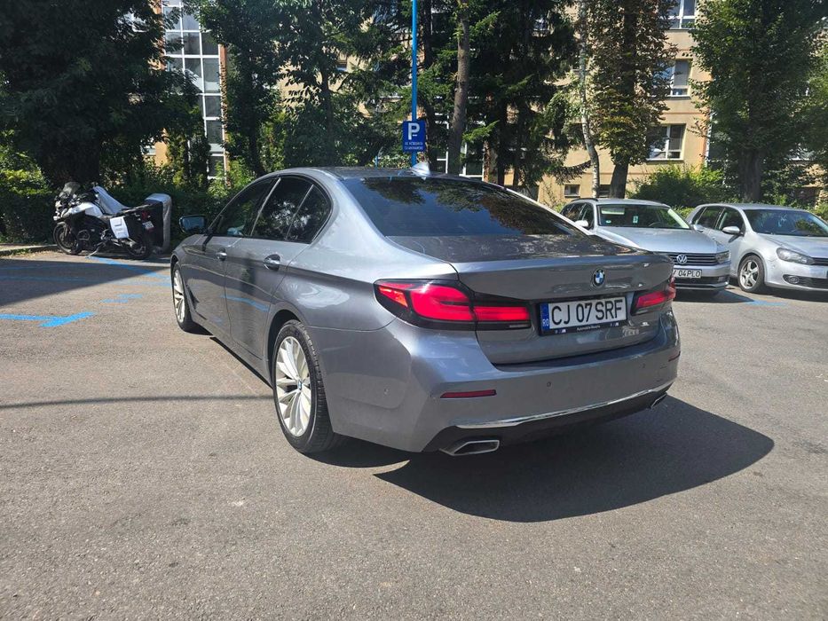 BMW Seria 5 2021 — imagine 3