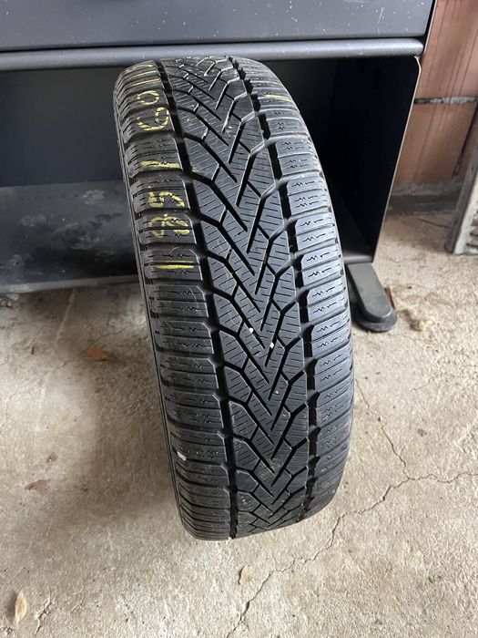 185/60 R15  de iarna M+S   1 buc