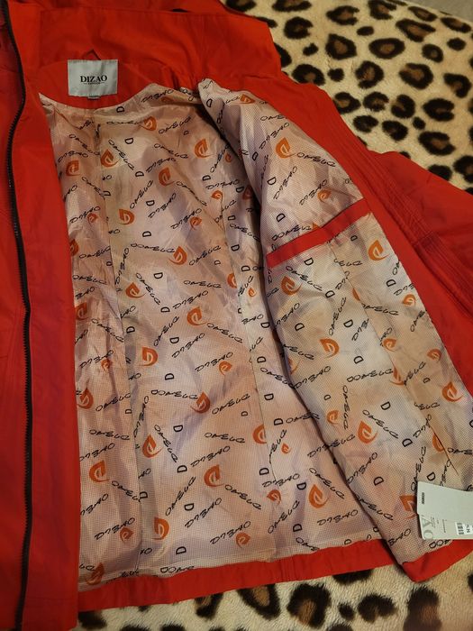 Женская ветровка/ новая/ маломерит