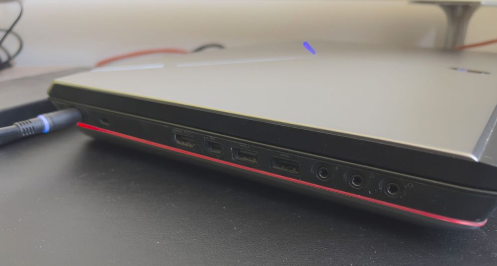 Игровой ноутбук Dell Alienware