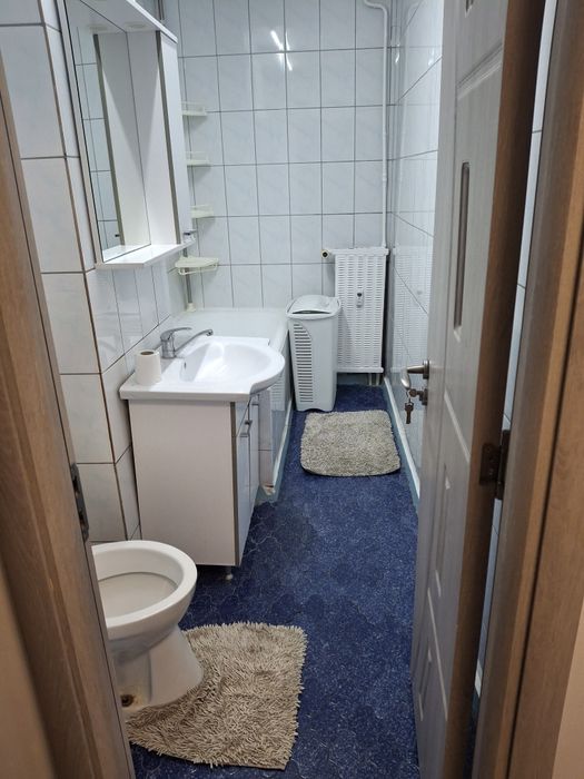 Închiriez apartament