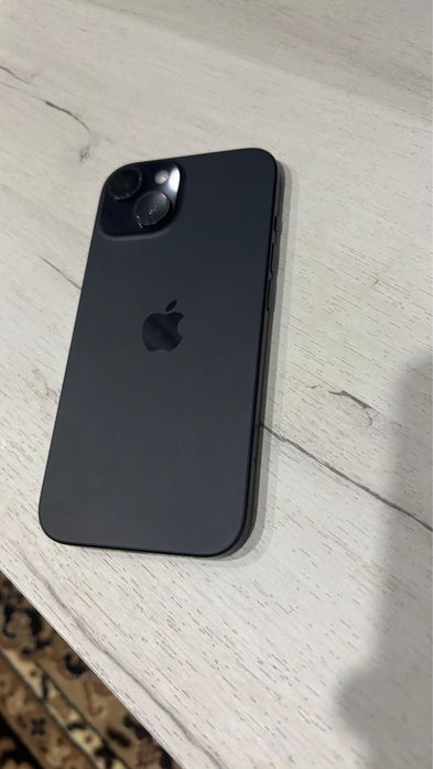 Продам Iphone 15/128