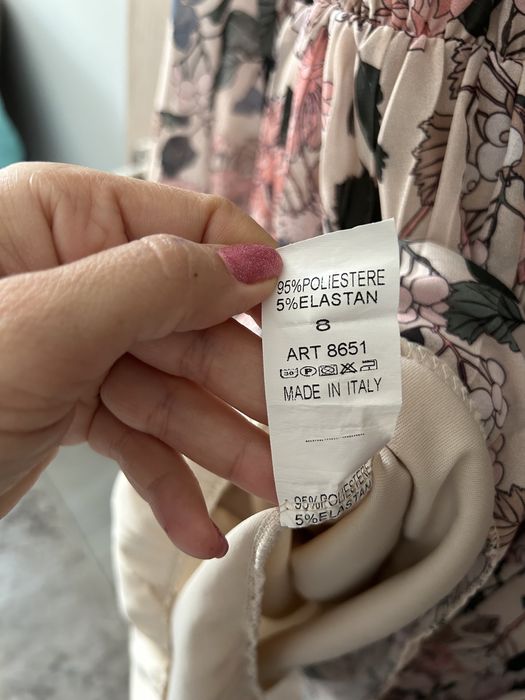 Елегантна Дамска Рокля . .