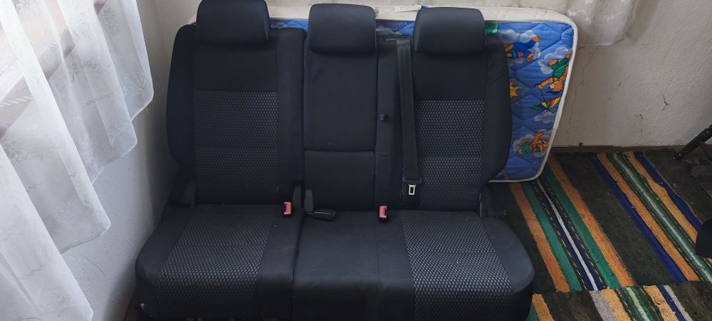 Комплект седалки с кори и подлакътник за Тигуан 2010г