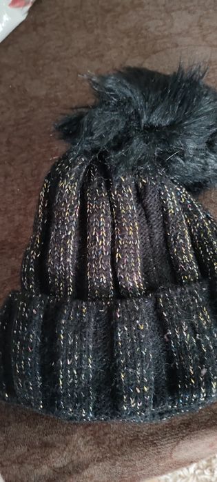 Пуховик46 р-р,шапка,кофта.