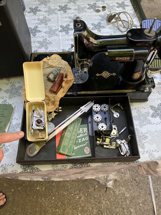 Singer 222K шиеща машина антика