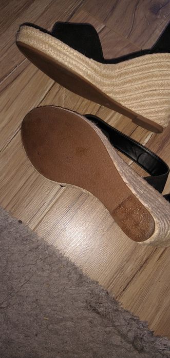 Sandale cu platforma