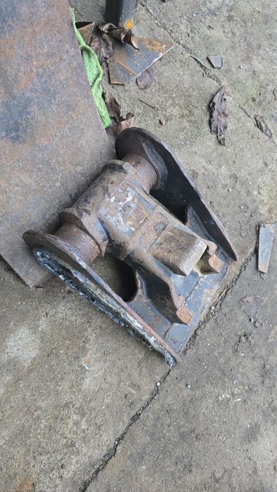 • Adaptor / prindere cupă Moris M1