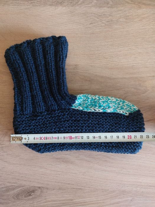 Ciorapi  botosi lucrati manual