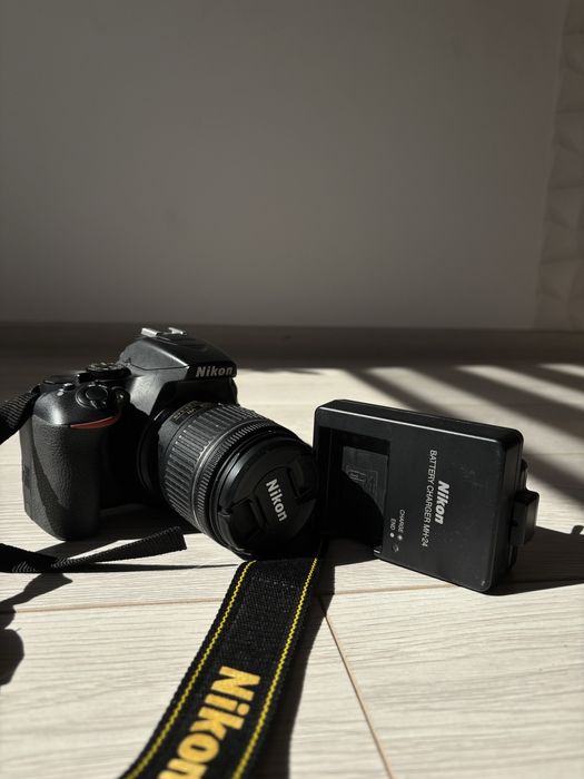 Nikon D3500 -Cameră foto digitală în stare foarte bună