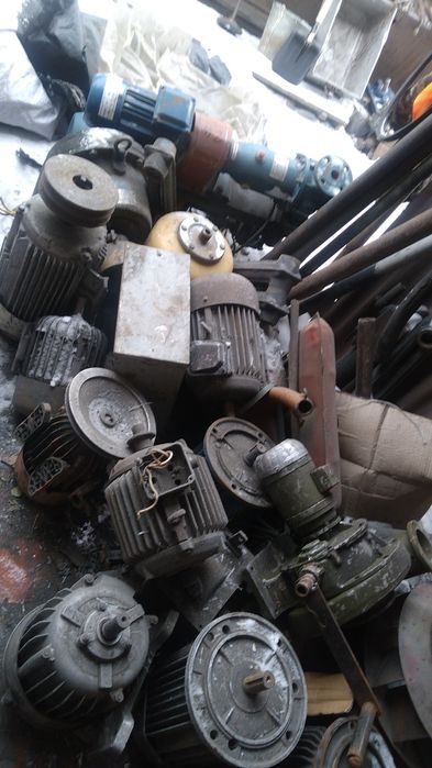 Электродвигатели редукторс