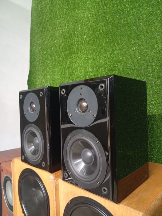 Тонколони Yamaha NX-E 300