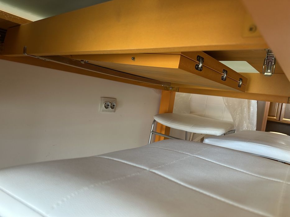 Трапезна маса - разтегателна