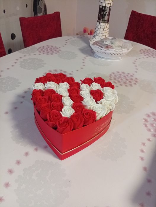 Lumânări de cununie și botez și aranjamente din flori de săpun