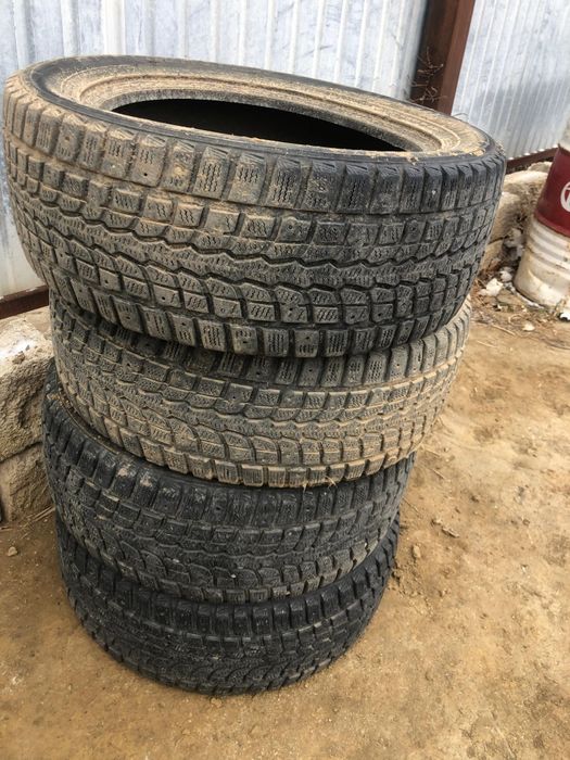 Шины зимние в хорошем состоянии