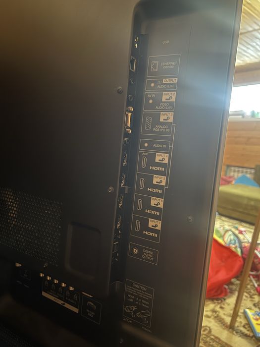 Продам телевизор и тумбу SHARP