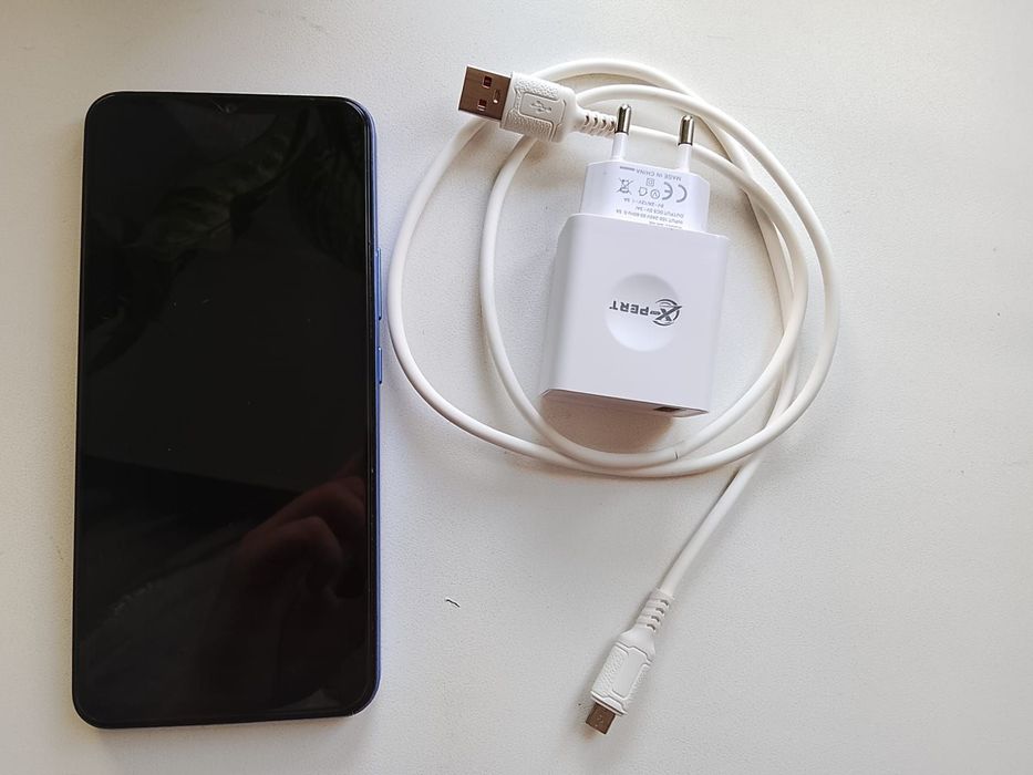 продам телефон vivo Y02