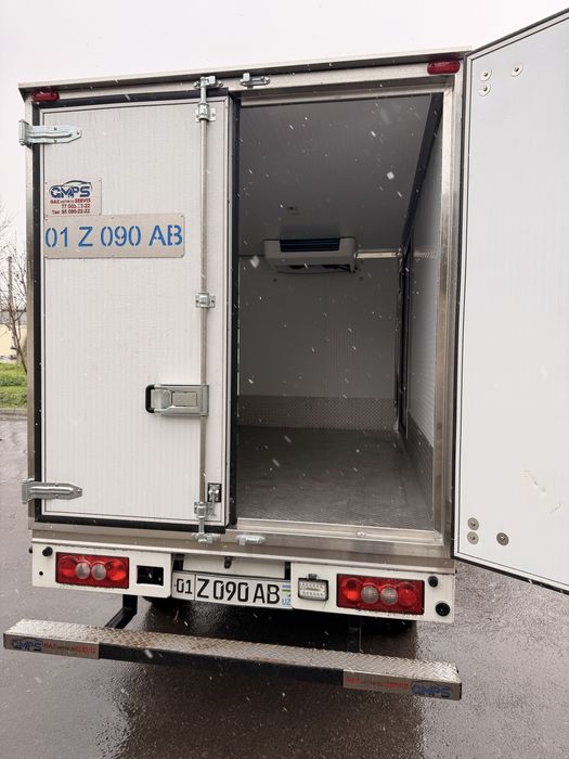 Assalomu alekum Shinarey t 30 tozza 2023 yil 72000 yurgan Refrijator