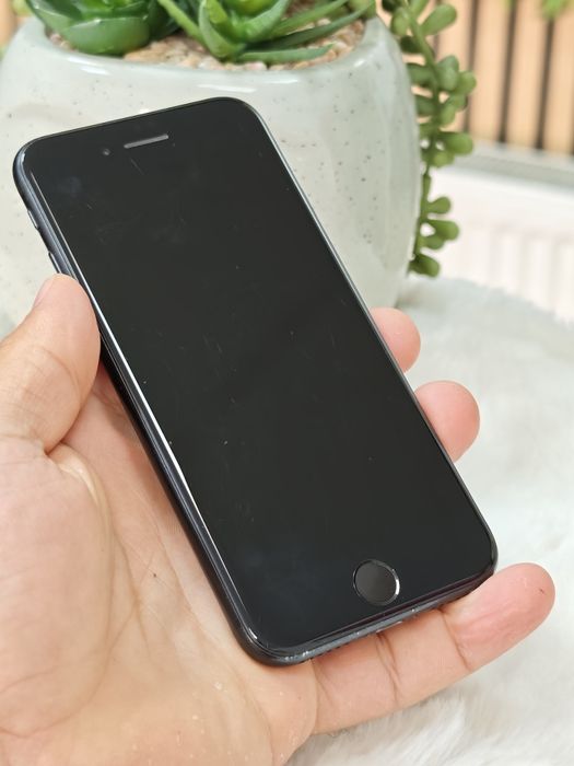 iPhone se 2 64 GB