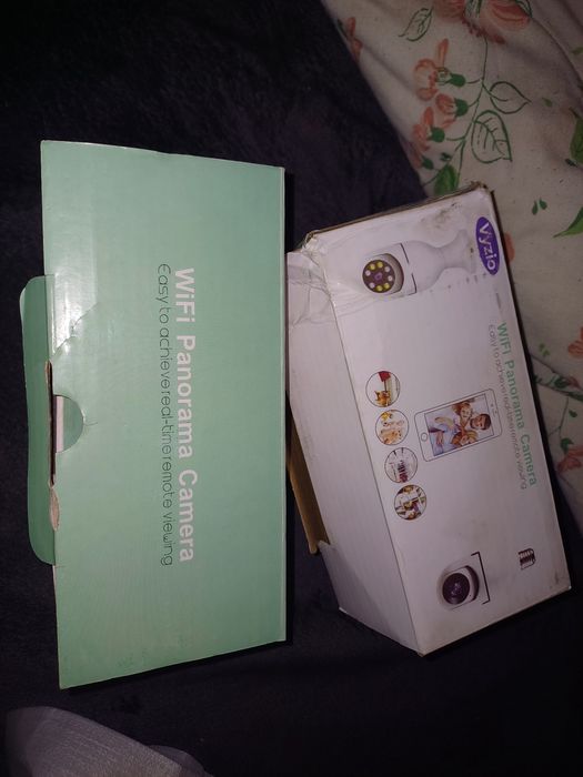 Camera supraveghere montare la bec produse noi 150 lei amandoua