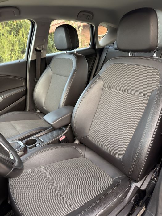 Opel Astra J 2010 A13DTE с ксенони !ТОП СЪСТОЯНИЕ!