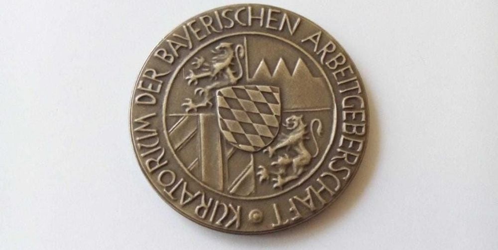 2 insigne/medalii germane din bronz