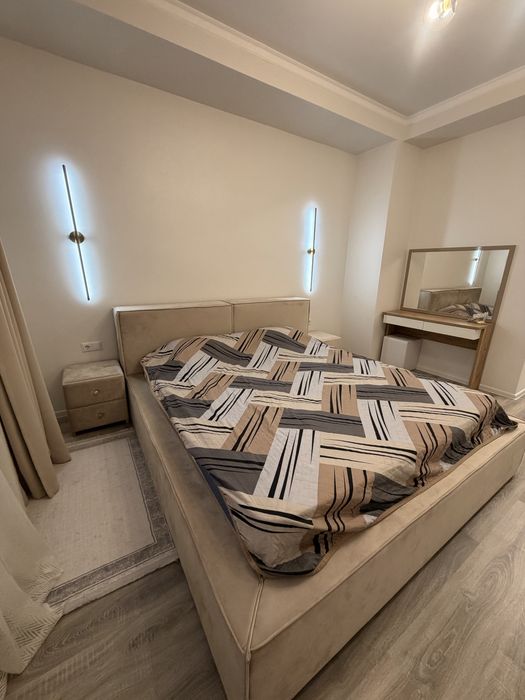 Продам кровать широкую