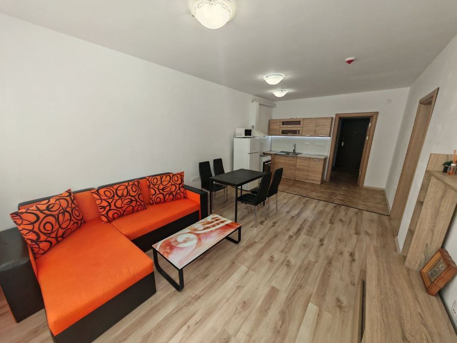 Ключ в офиса! Обзавдене двустаен апартамент в Сентрал парк. Южно изло