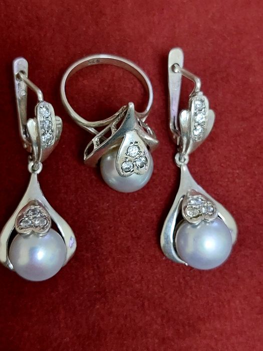 Серебряные наборы из жемчуга