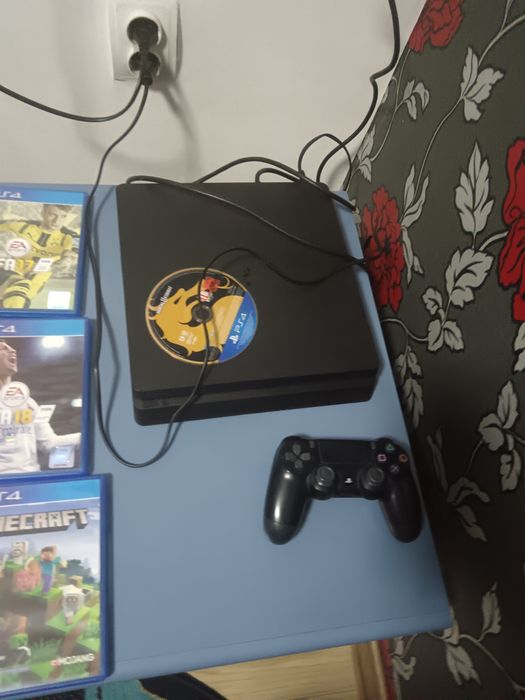 Vand PS 4 Slim 850 gb