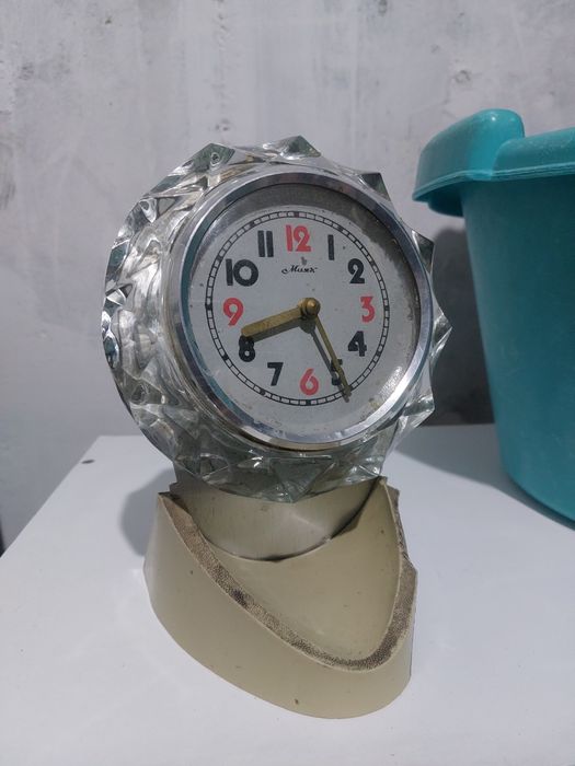 Продам антиквариат часы Маяк