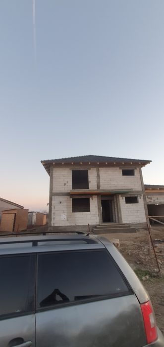 Firma executam lucrări în constructii