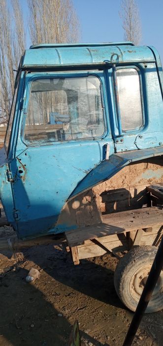Traktor kabina kapot sotiladi