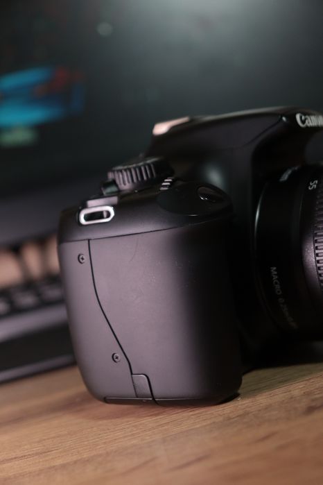 Продам фотоаппарат Canon 1100D