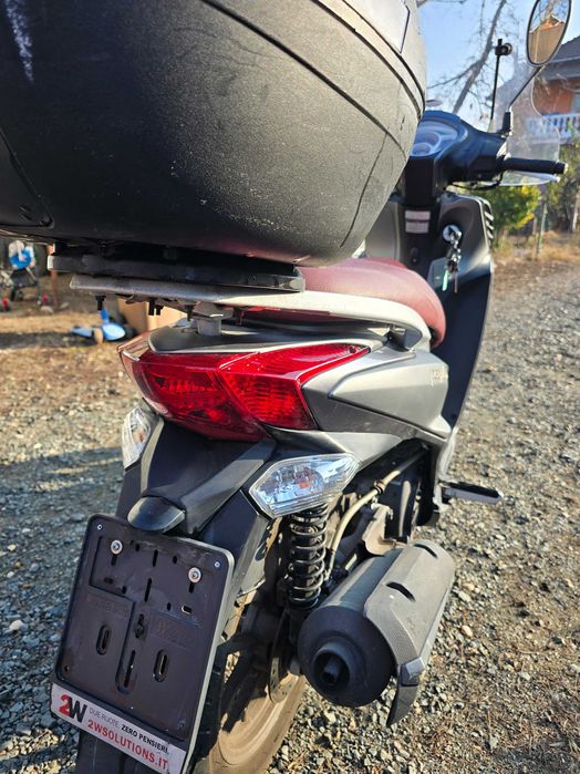 Scuter Kymco People One 125i Ca Nou - TVA Deductibil