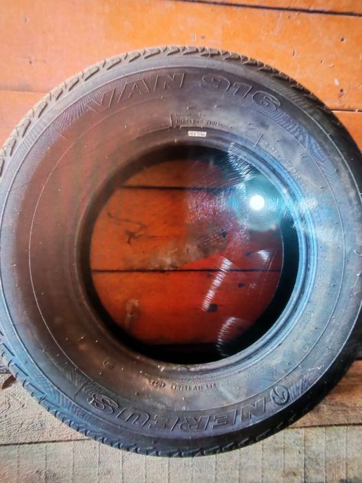 Продам комплект шин размер 225/70R15