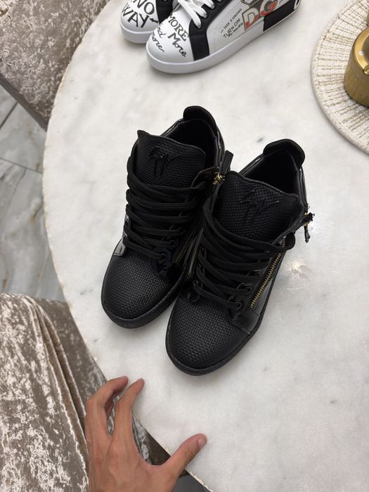 Adidasi zanotti