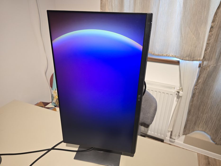 Monitor DELL P2419H LED IPS Dell 24" Full HD Display Port Flicker Free  1 x USB 3.0  4 x USB 2.0  Negru pivot  inaltime ajustabila, portret