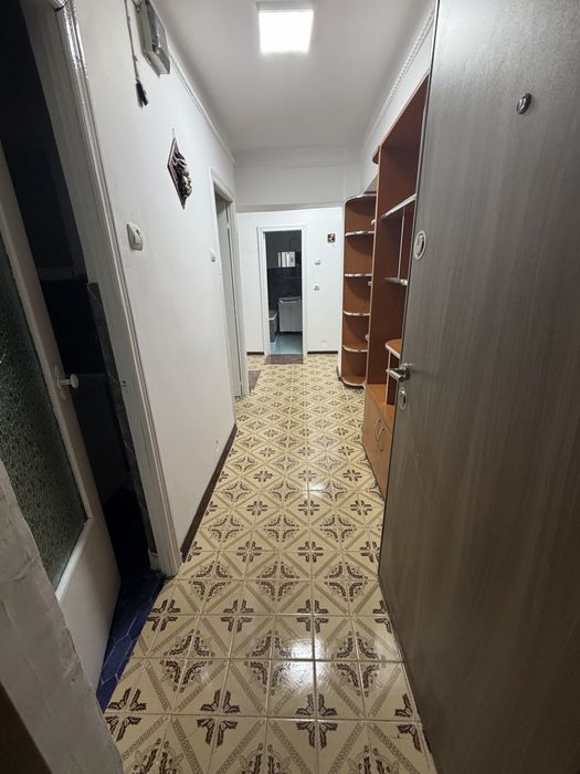 Inchiriez apartament 3 camere