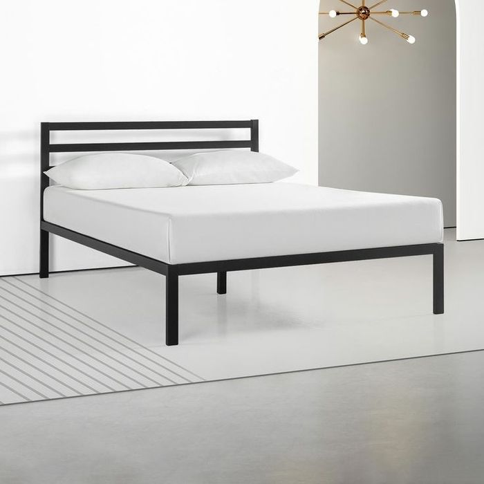 Двухспальная кровать  металлические